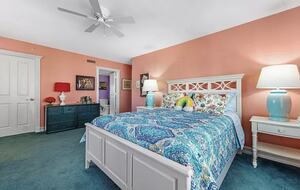 Newly updated beach front condo on the best shelling beach in Florida - Sanibel, Florida