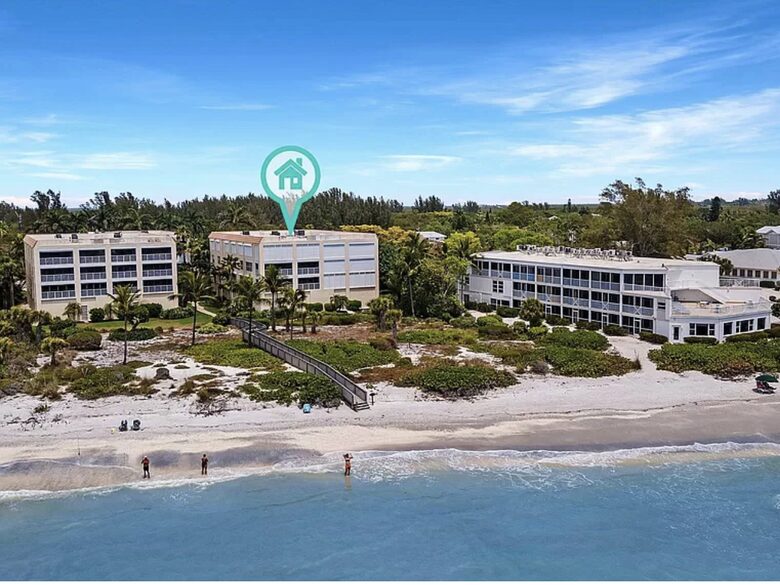 Newly updated beach front condo on the best shelling beach in Florida - Sanibel, Florida