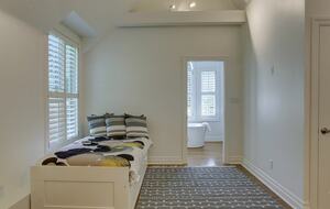 Private Coach House in the Centre of Port Hope - Port Hope, Canada