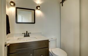 Private Coach House in the Centre of Port Hope - Port Hope, Canada