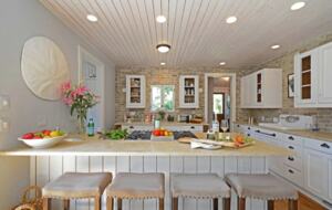 Kitchen seating area