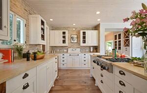 Main house kitchen - lots of light!
