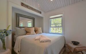 Main house upstairs second bedroom, can make 2 Twin XLs