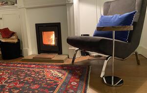 Sitting room with fireplace