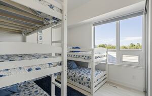 Lovely Two Bedroom Vacation Home in Friday Harbour - Innisfil, Canada