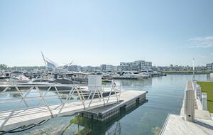 Lovely Two Bedroom Vacation Home in Friday Harbour - Innisfil, Canada