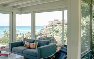 Sweeping Postcard Views of the Mokulua Islands - Kailua, Hawaii