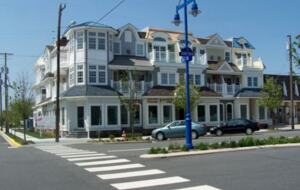 Quaint Townhome In the Heart of Avalon - Avalon, New Jersey