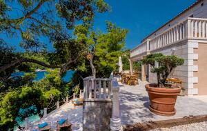 Maison Mala WATERFRONT - Selca, Croatia