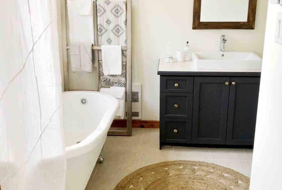 Waterfront Cabin Minutes to Mont Tremblant Ski Resort - Lac-Supérieur, Canada