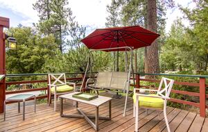 Goldfinch Lodge + Hot Tub - Idyllwild-Pine Cove, California