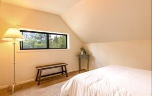 Goldfinch Lodge + Hot Tub - Idyllwild-Pine Cove, California