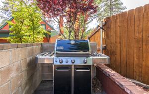 Goldfinch Lodge + Hot Tub - Idyllwild-Pine Cove, California
