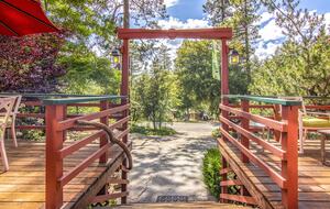 Goldfinch Lodge + Hot Tub - Idyllwild-Pine Cove, California