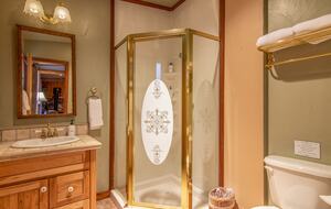 Goldfinch Lodge + Hot Tub - Idyllwild-Pine Cove, California