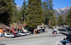 Goldfinch Lodge + Hot Tub - Idyllwild-Pine Cove, California