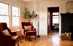 Cozy Chic Remodeled 1910 Farmhouse - Hudson, New York