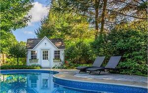 Cozy Chic Remodeled 1910 Farmhouse - Hudson, New York