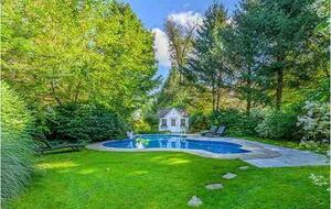 Cozy Chic Remodeled 1910 Farmhouse - Hudson, New York