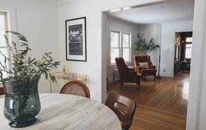 Cozy Chic Remodeled 1910 Farmhouse - Hudson, New York