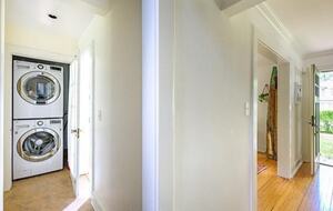 Cozy Chic Remodeled 1910 Farmhouse - Hudson, New York