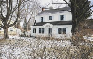 Cozy Chic Remodeled 1910 Farmhouse - Hudson, New York