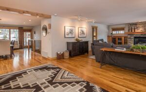 Little Bear Escape In Big Sky Country - Gallatin Gateway, Montana