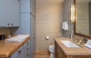 Little Bear Escape In Big Sky Country - Gallatin Gateway, Montana