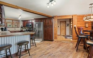 Buckhorn Exchange Ranch Lux Log Home in Foothills - Golden, Colorado