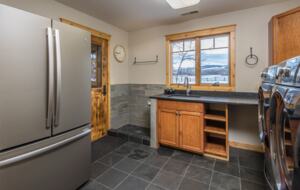 Little Bear Escape In Big Sky Country - Gallatin Gateway, Montana