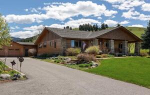 Little Bear Escape In Big Sky Country - Gallatin Gateway, Montana