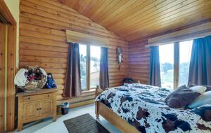 4th bedroom with queen bed