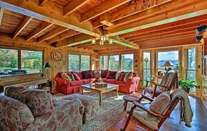 Catskill Ski Mountain Retreat with a Private Pool - Arkville, New York