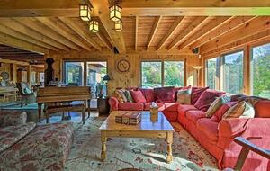 Catskill Ski Mountain Retreat with a Private Pool - Arkville, New York