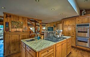 Catskill Ski Mountain Retreat with a Private Pool - Arkville, New York