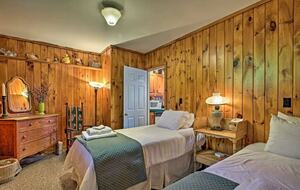 Catskill Ski Mountain Retreat with a Private Pool - Arkville, New York