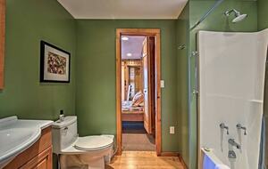 Catskill Ski Mountain Retreat with a Private Pool - Arkville, New York