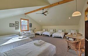 Catskill Ski Mountain Retreat with a Private Pool - Arkville, New York