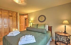 Catskill Ski Mountain Retreat with a Private Pool - Arkville, New York