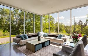 Artistic and Spacious Estate Home on River Park in Calgary Center - Calgary, Canada