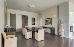 Artistic and Spacious Estate Home on River Park in Calgary Center - Calgary, Canada