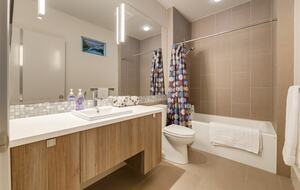 Artistic and Spacious Estate Home on River Park in Calgary Center - Calgary, Canada