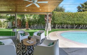 Cool and Fun Midcentury Getaway - Palm Springs, California