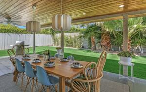 Cool and Fun Midcentury Getaway - Palm Springs, California