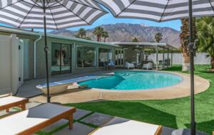 Cool and Fun Midcentury Getaway - Palm Springs, California
