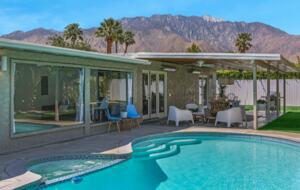 Cool and Fun Midcentury Getaway - Palm Springs, California