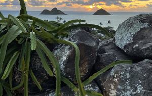 Sweeping Postcard Views of the Mokulua Islands - Kailua, Hawaii