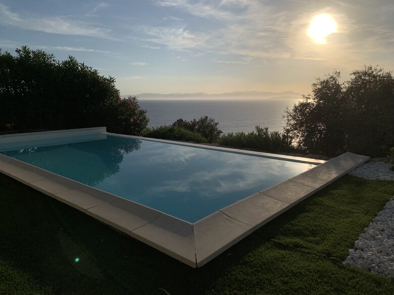 Sunset Horizon Villa - Quartu S'elena, Italy