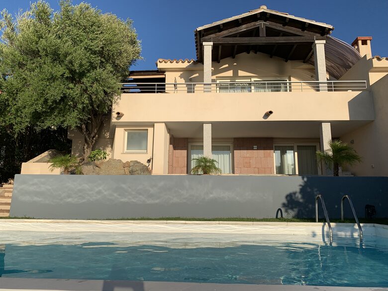 Sunset Horizon Villa - Quartu S'elena, Italy