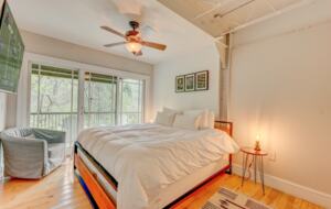 Falcon’s Nest Riverfront Mountain Retreat - Mccaysville, Georgia